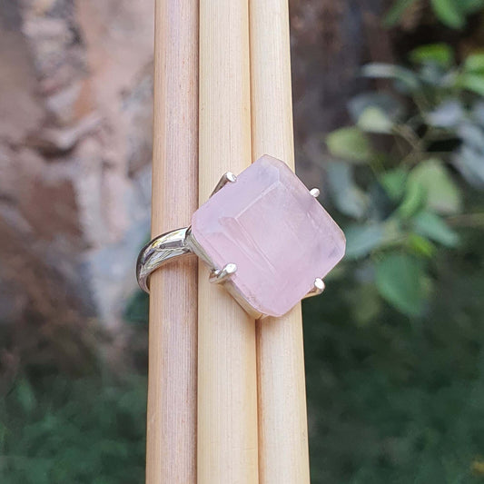 pink quartz crystal ring