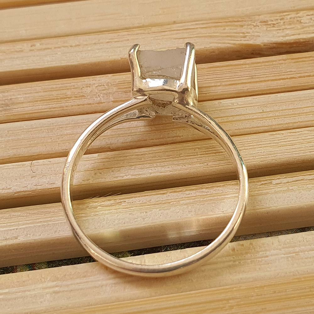 flashy moonstone ring