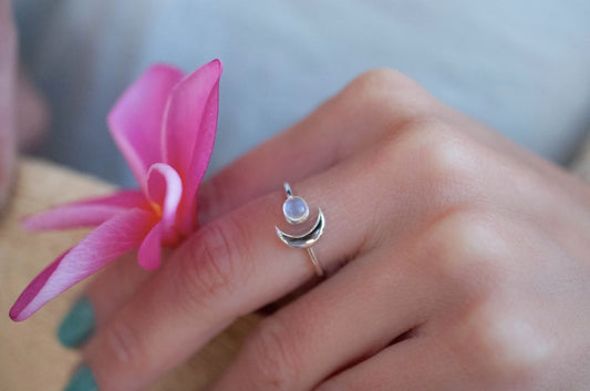 moonstone silver ring