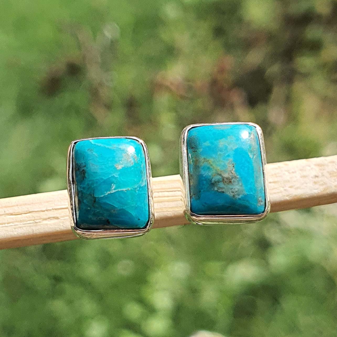 custion turquoise studs