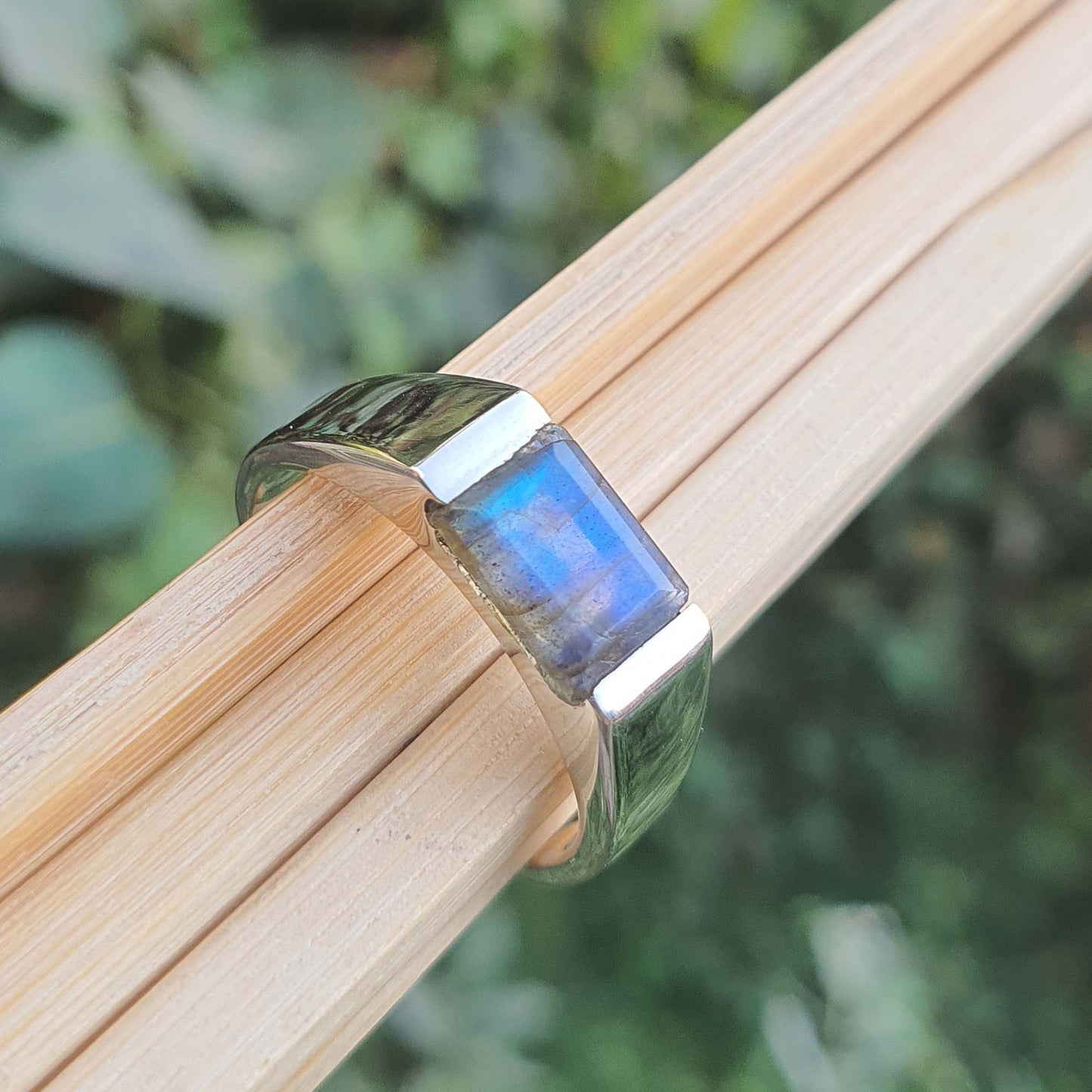 LABRADORITE RING