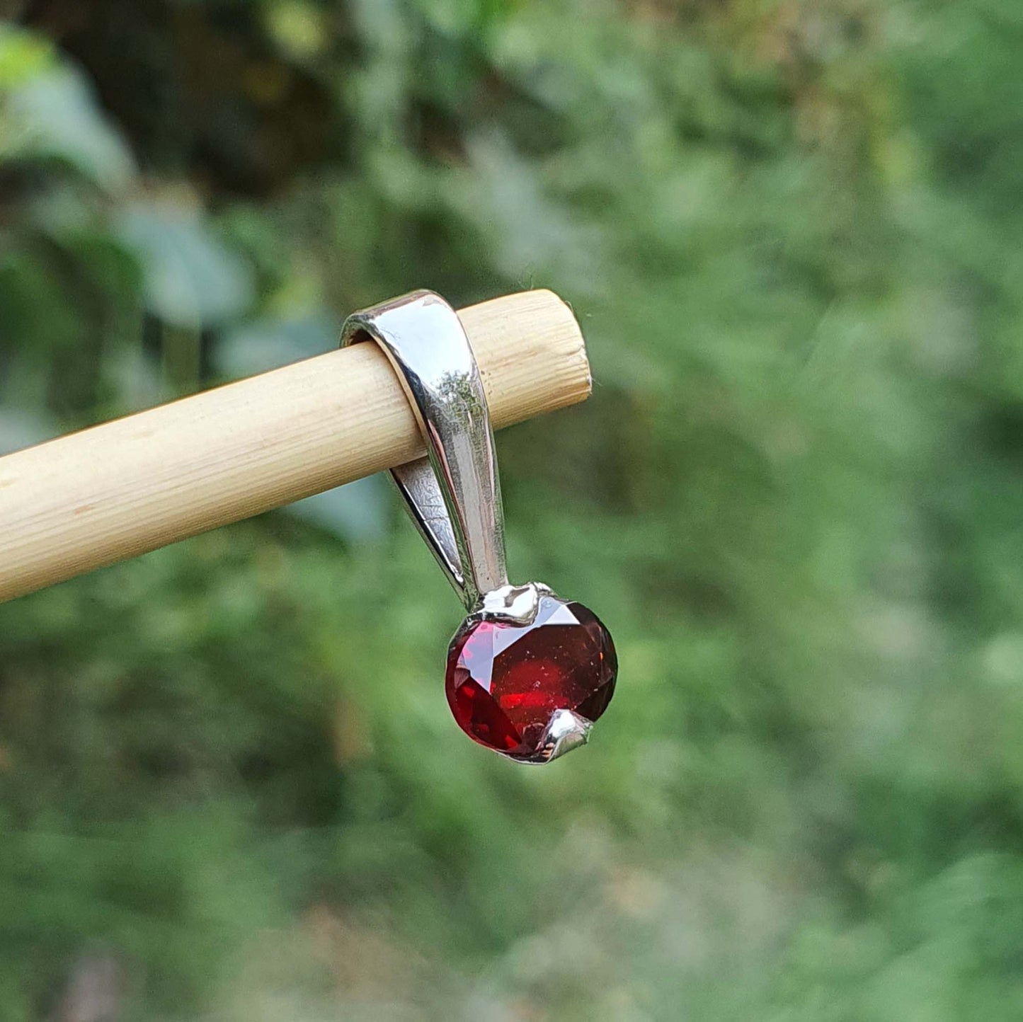 garnet silver pendant